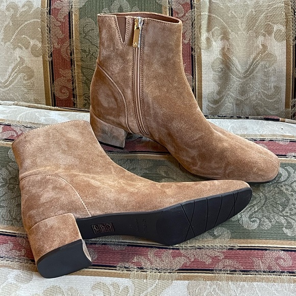 Aquatalia Larra Weatherproof Boot Brown Color. Size 7.5 Women
N11-4 - Picture 3 of 7